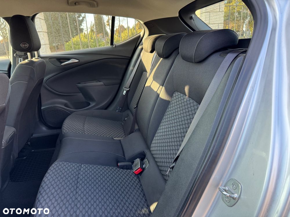 Opel Astra 1.2 T Edition S&S - 8