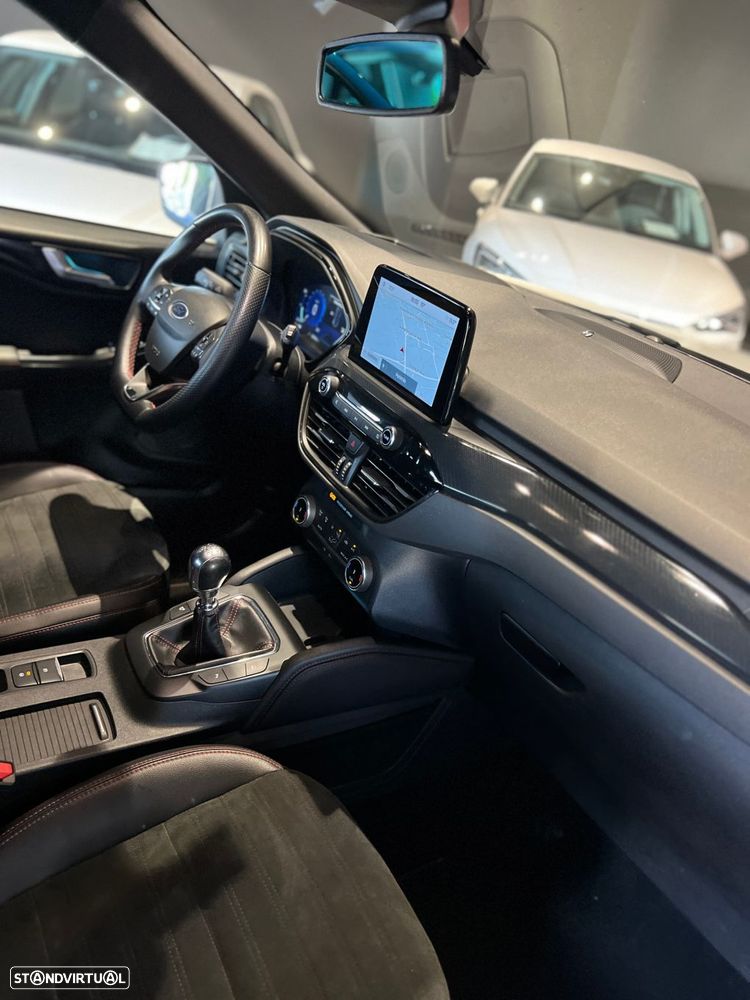 Ford Kuga 1.5 EcoBoost ST-Line - 34