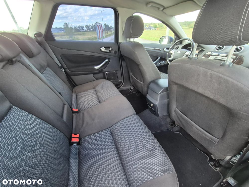 Ford Mondeo 2.0 Ghia X100 / X - 24