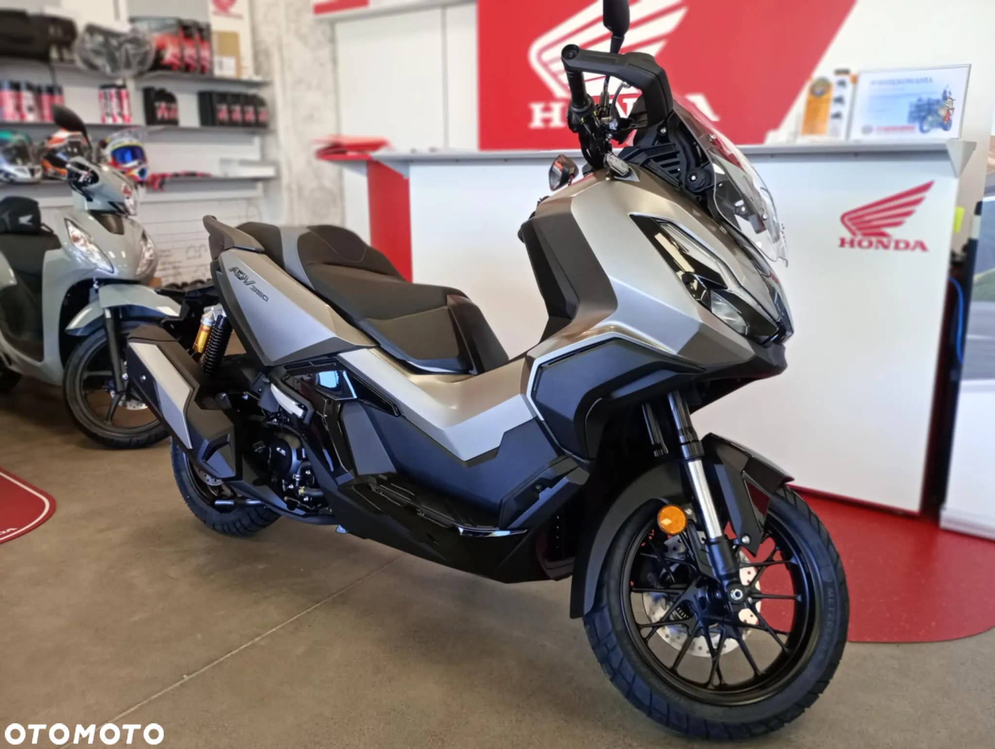 Honda ADV350 - 5