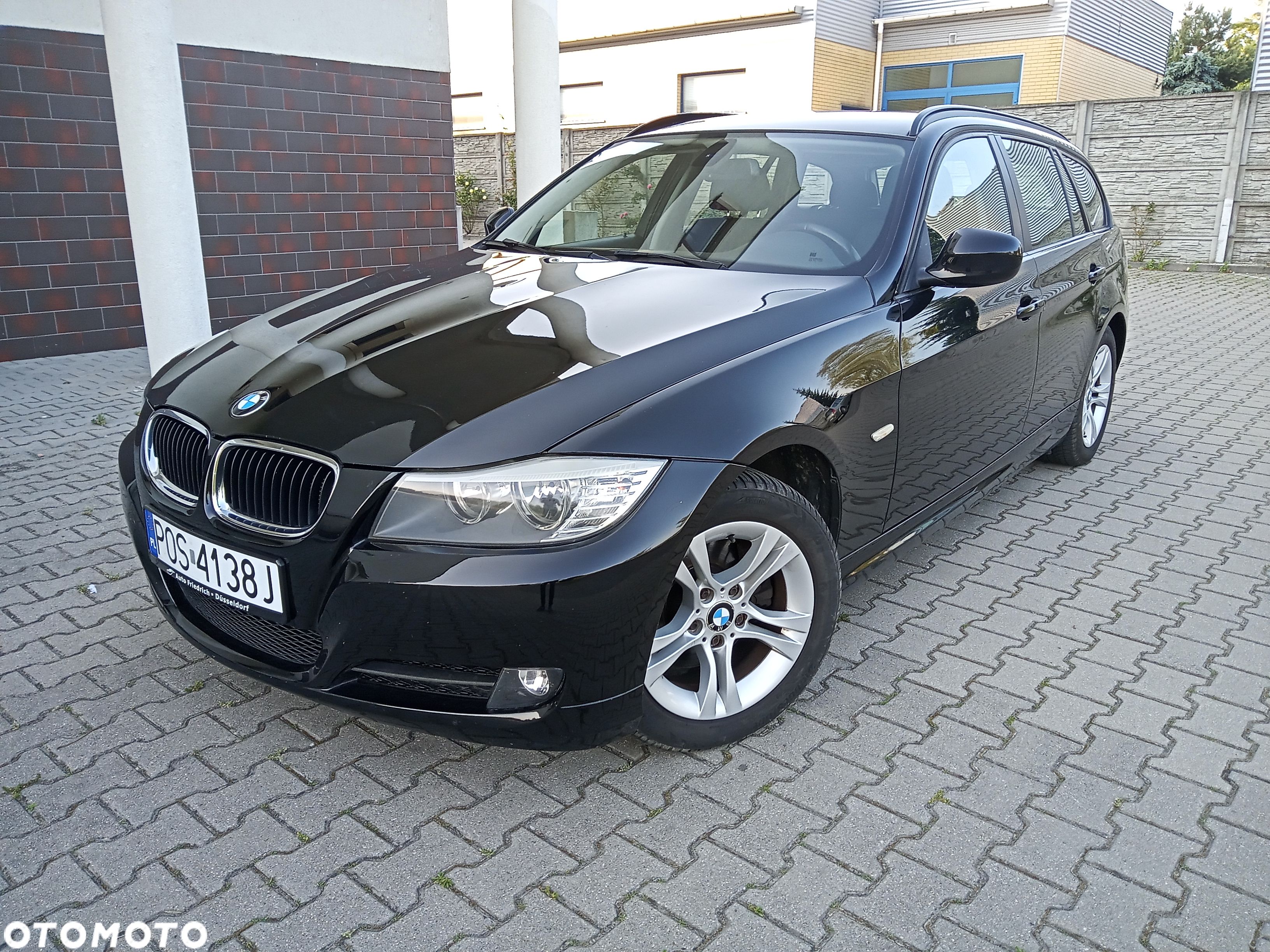BMW Seria 3 318d DPF Touring - 1