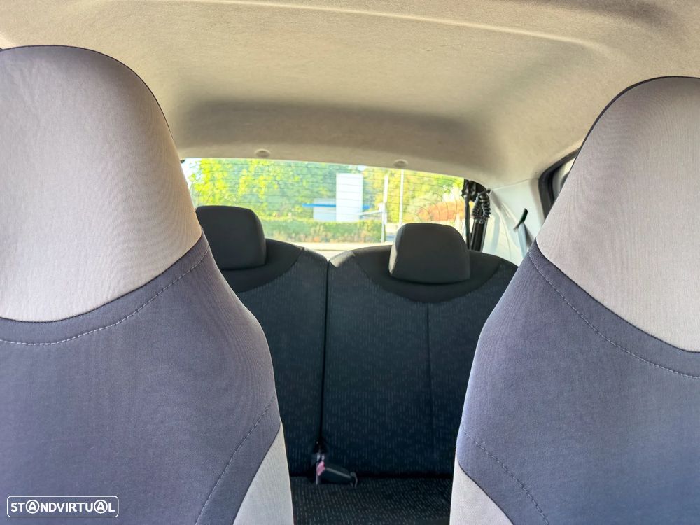Peugeot 107 1.0 Black&Silver - 6