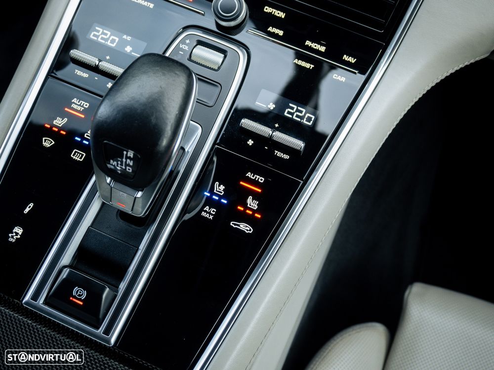 Porsche Panamera Turbo - 39