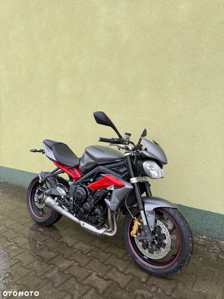 Triumph Street Triple - 1
