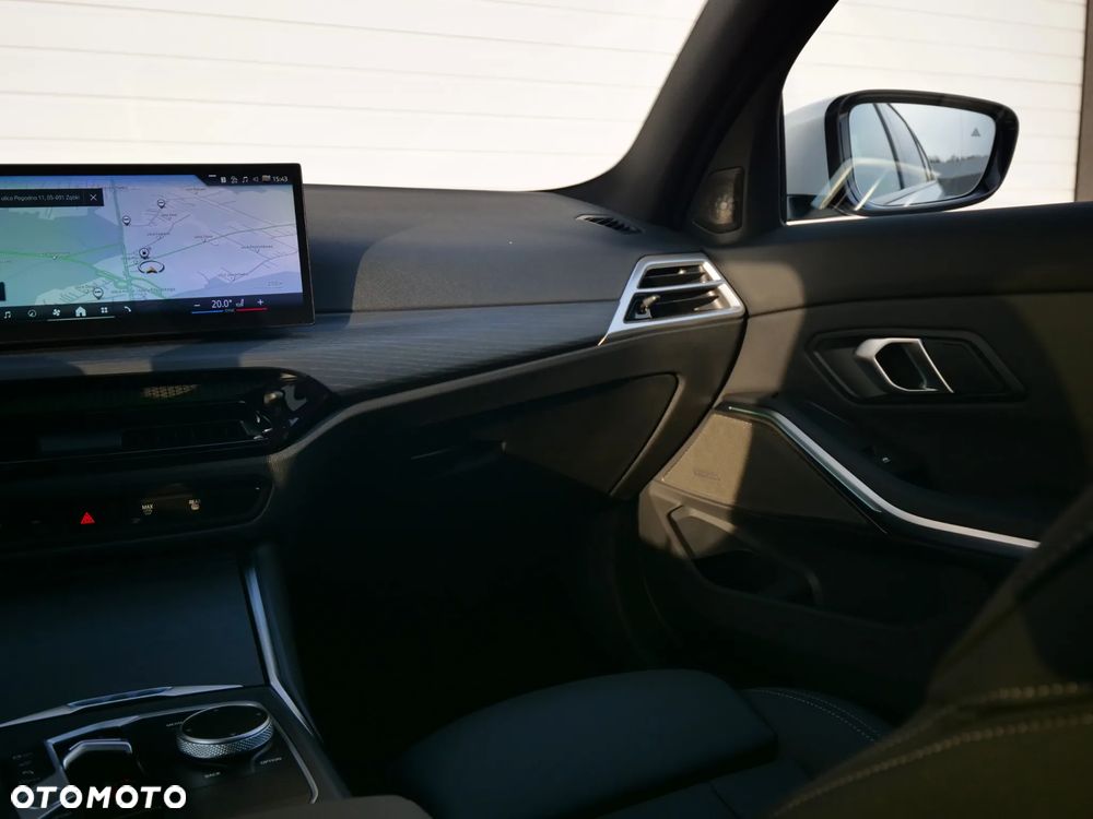 BMW Seria 3 330i xDrive M Sport sport - 16