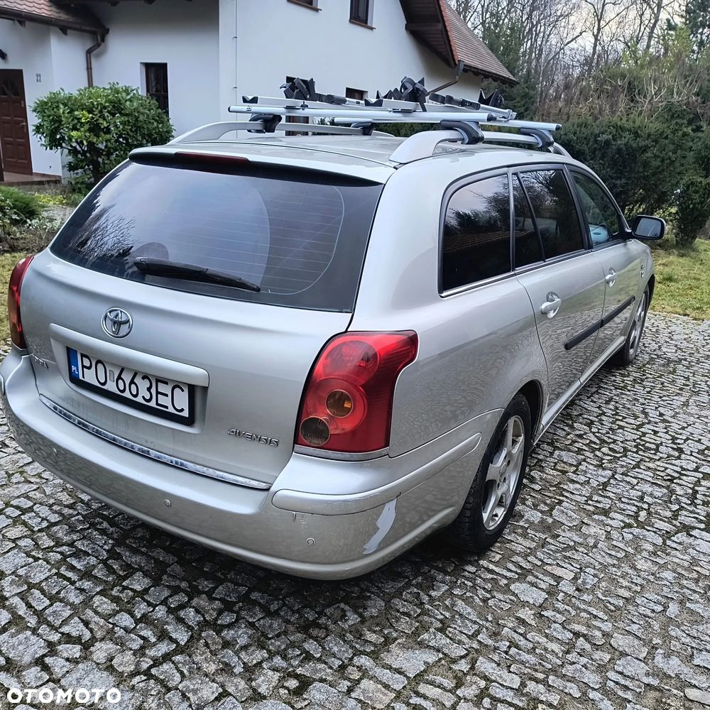 Toyota Avensis 2.2 D-4D Prestige - 4