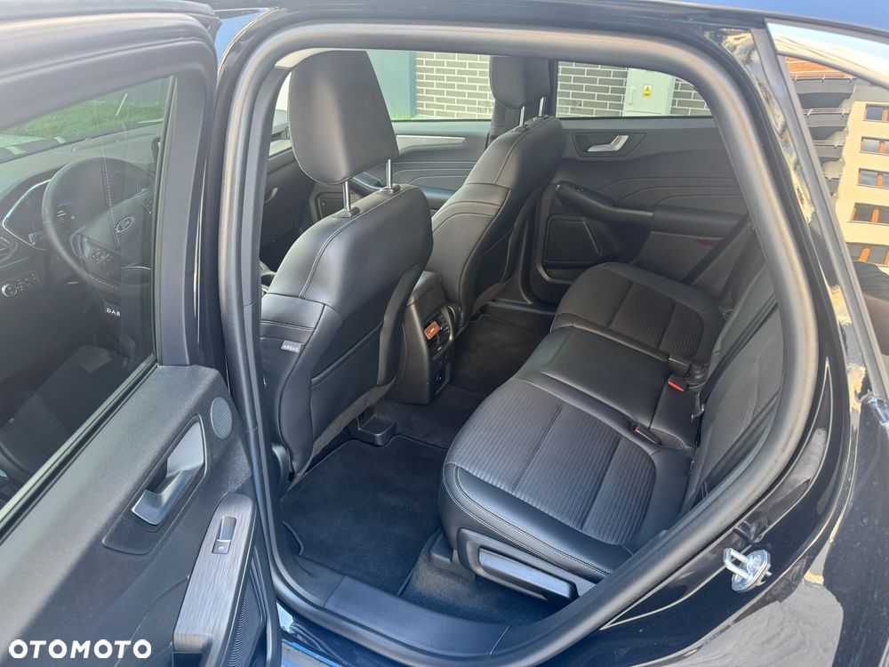 Ford Kuga - 10
