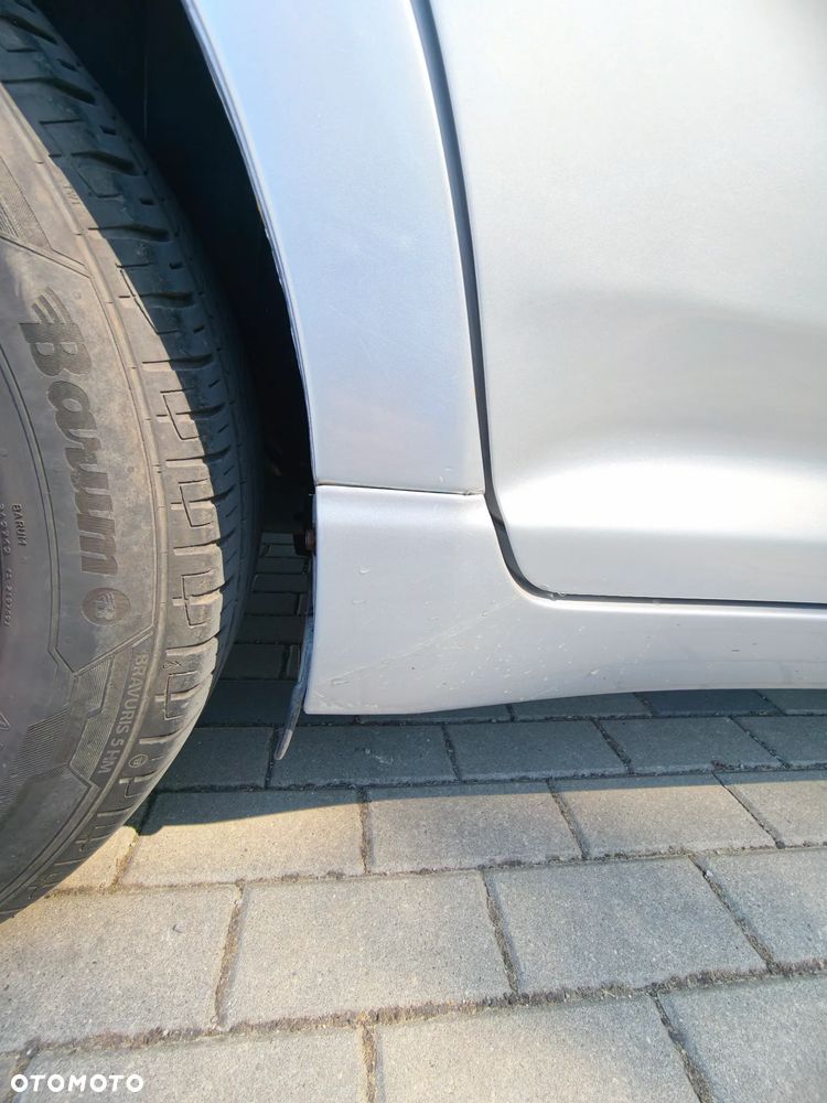 Toyota Avensis 1.8 Active MS - 30