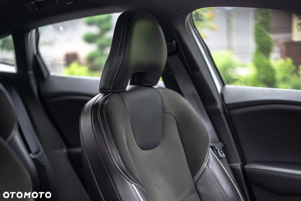 Volvo V40 D2 Drive-E SCR R-Design Momentum - 6