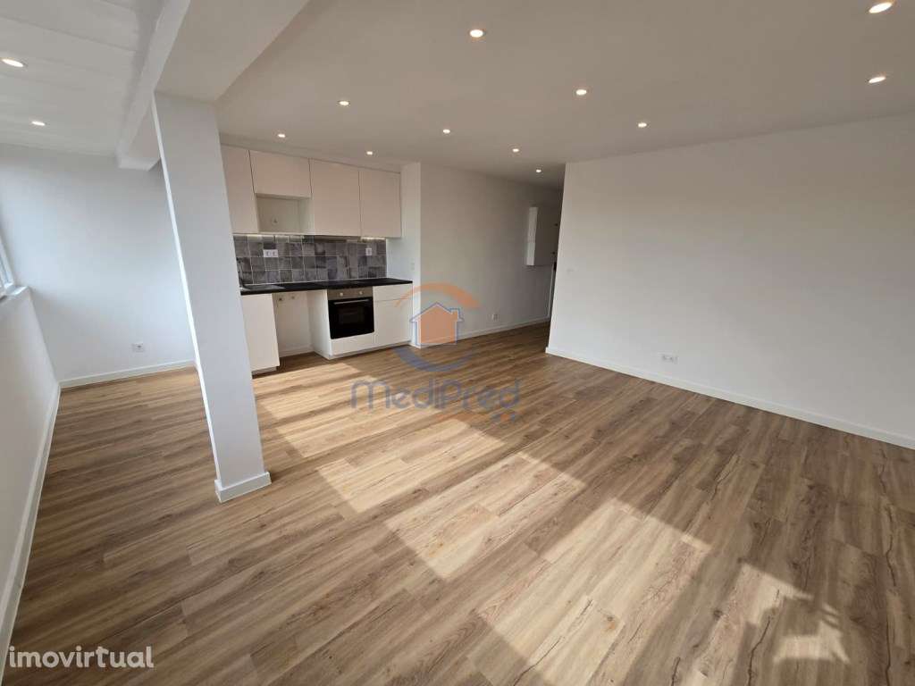 Apartamento T2 com Pátio | Mercês, Mem Martins - Grande imagem: 3/12