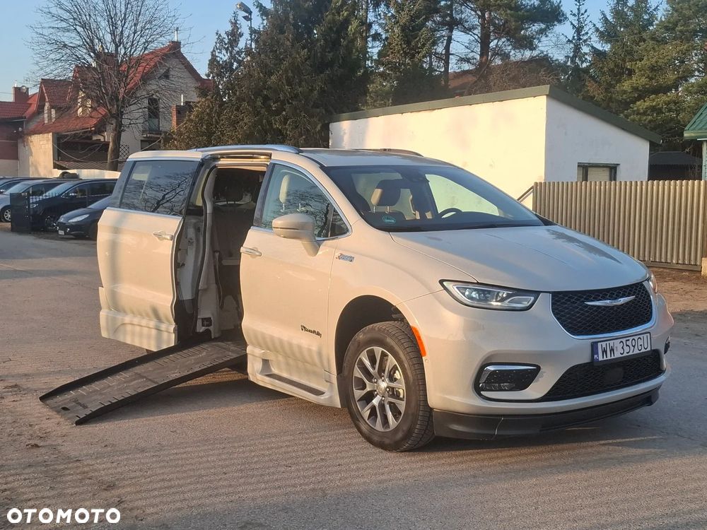 Chrysler Pacifica - 10
