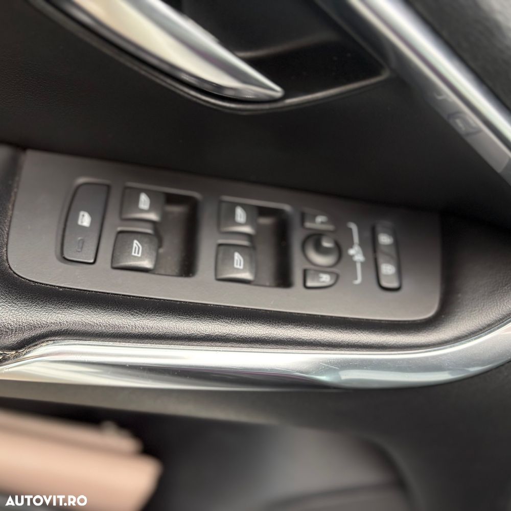 Volvo V40 D2 R Design - 14