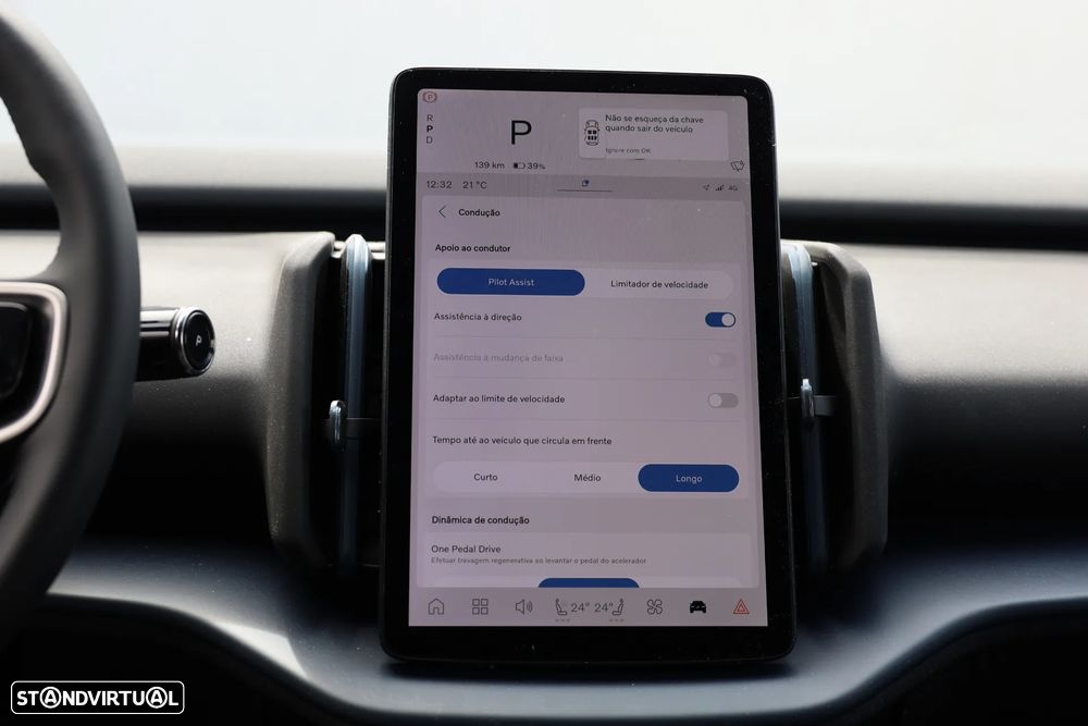 Volvo EX30 Single Motor Extended Range RWD Plus - 23