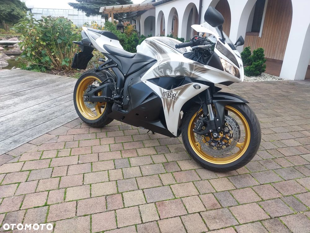 Honda CBR - 3
