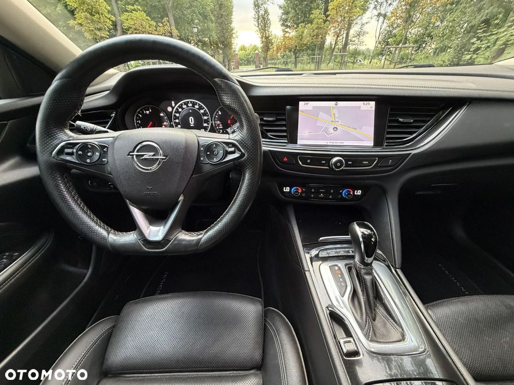 Opel Insignia - 35