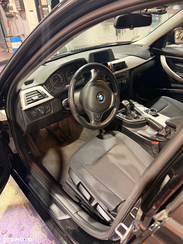 BMW Seria 3 - 12
