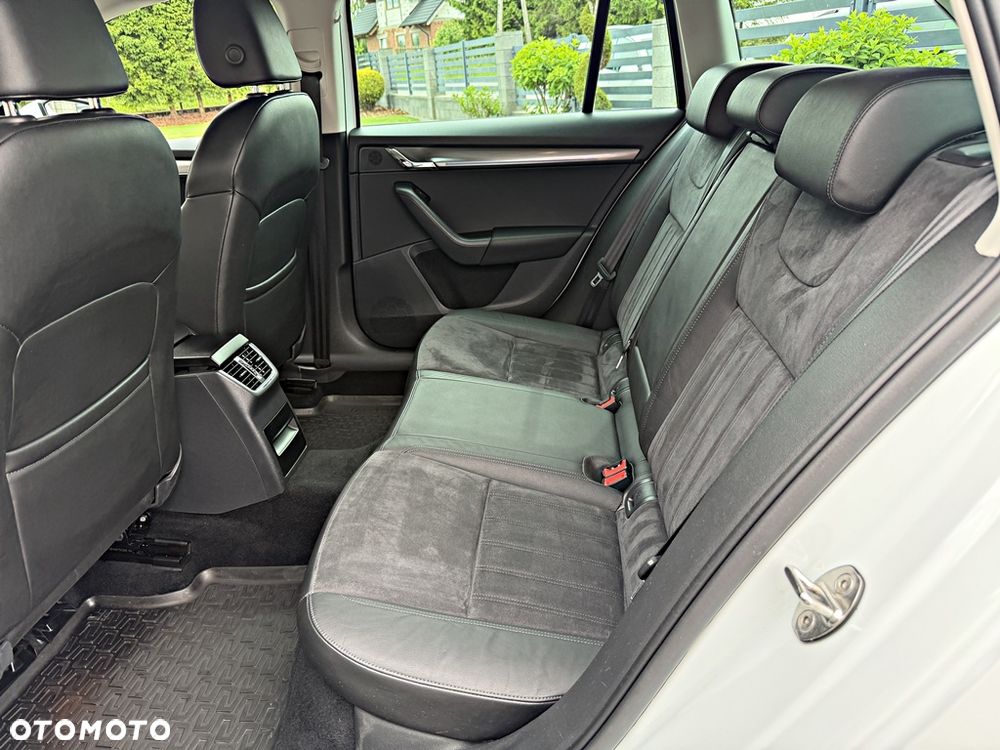 Skoda Octavia 2.0 TDI (Green tec) DSG Style - 23