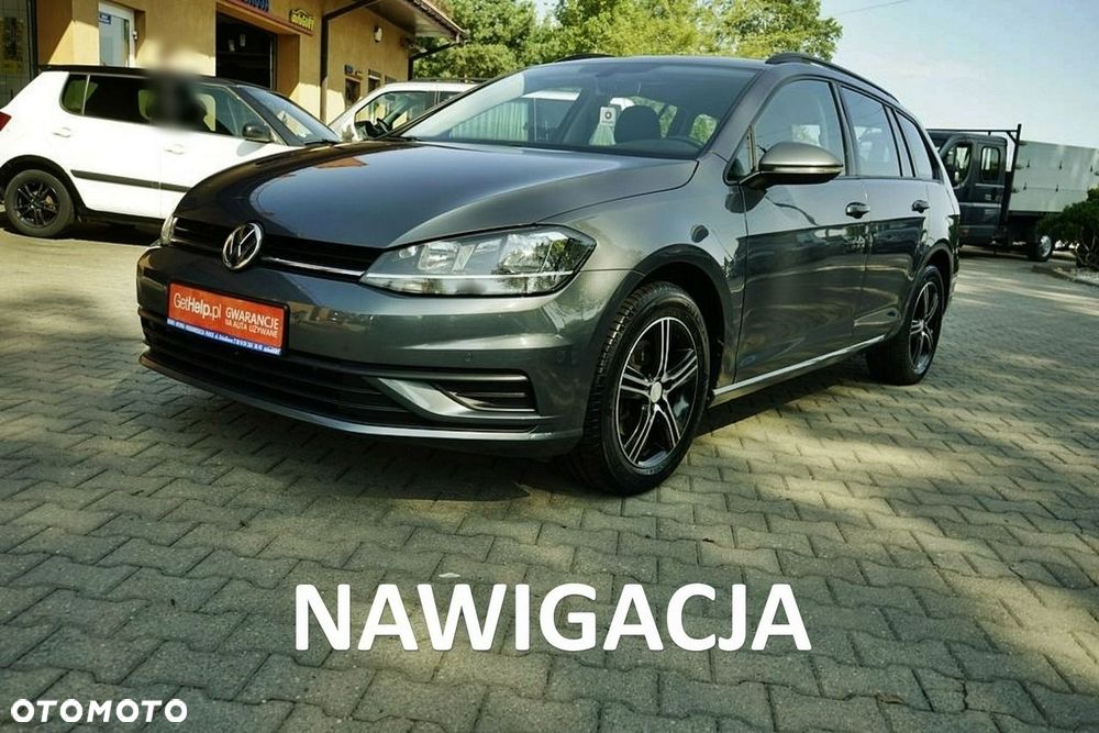 Volkswagen Golf - 1