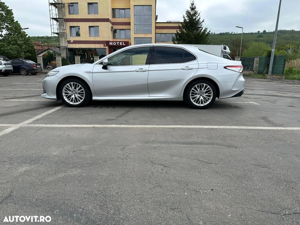 Toyota Camry 2.5 HEV Executive - 6