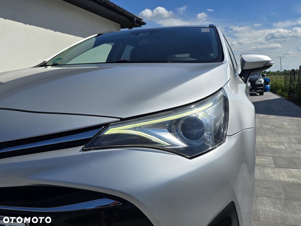 Toyota Avensis Touring Sports 1.8 Multidrive S Comfort - 8