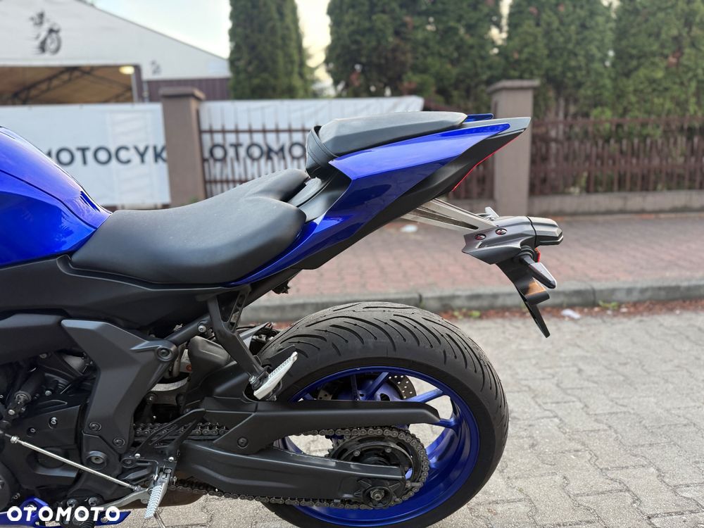Yamaha R7 - 21