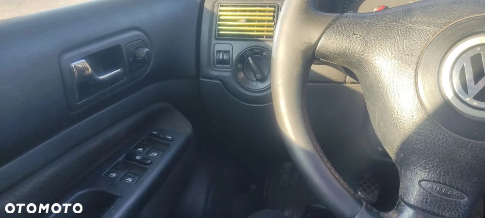 Volkswagen Golf 1.8 20V Turbo GTI - 8