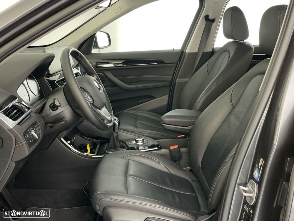 BMW X1 16 d sDrive Advantage Auto — fotografia 11