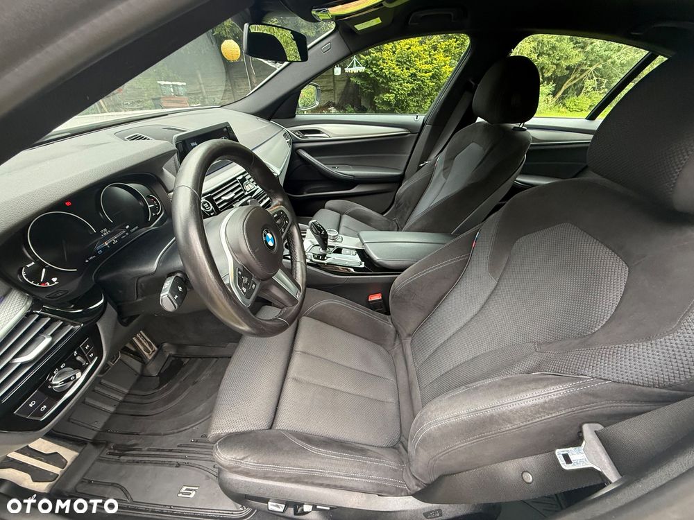 BMW Seria 5 518d M Sport - 15