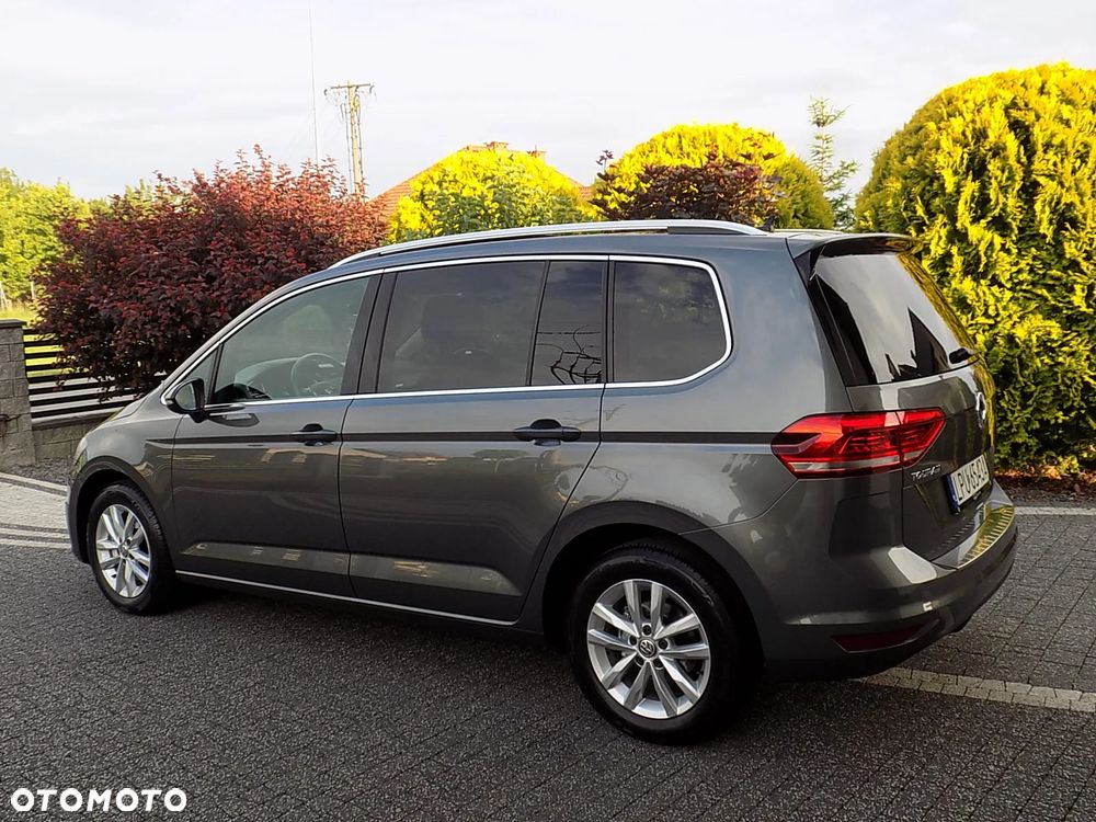 Volkswagen Touran - 11