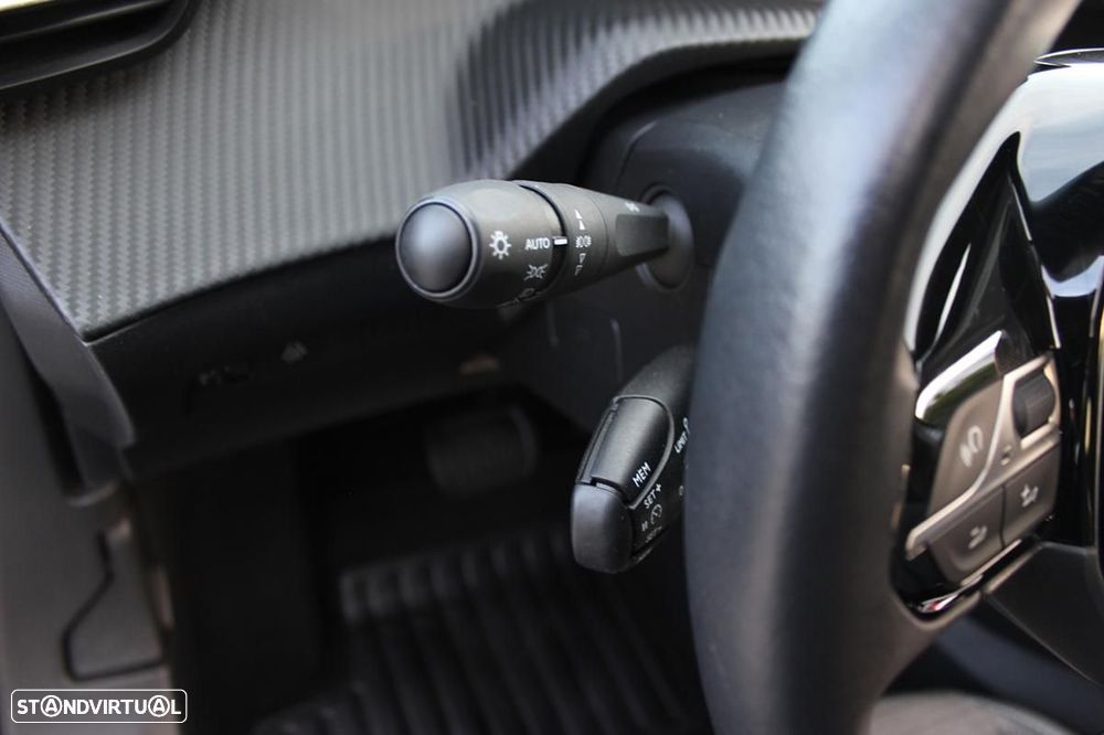 Peugeot e-2008 Allure - 31