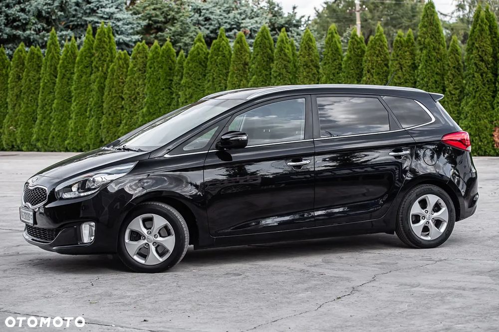 Kia Carens - 7