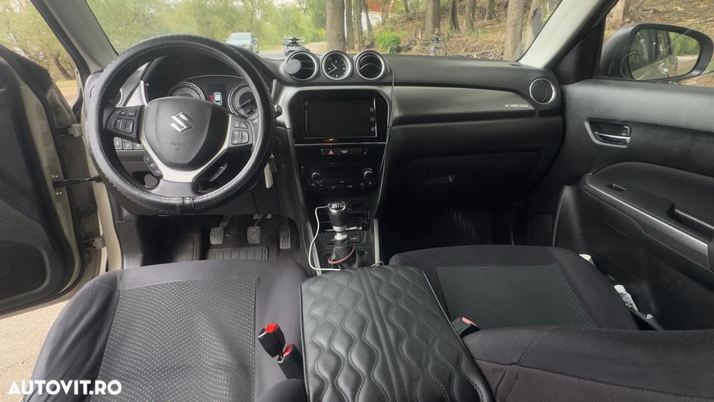Suzuki Vitara 1.4 ALLGRIP Luxus - 10