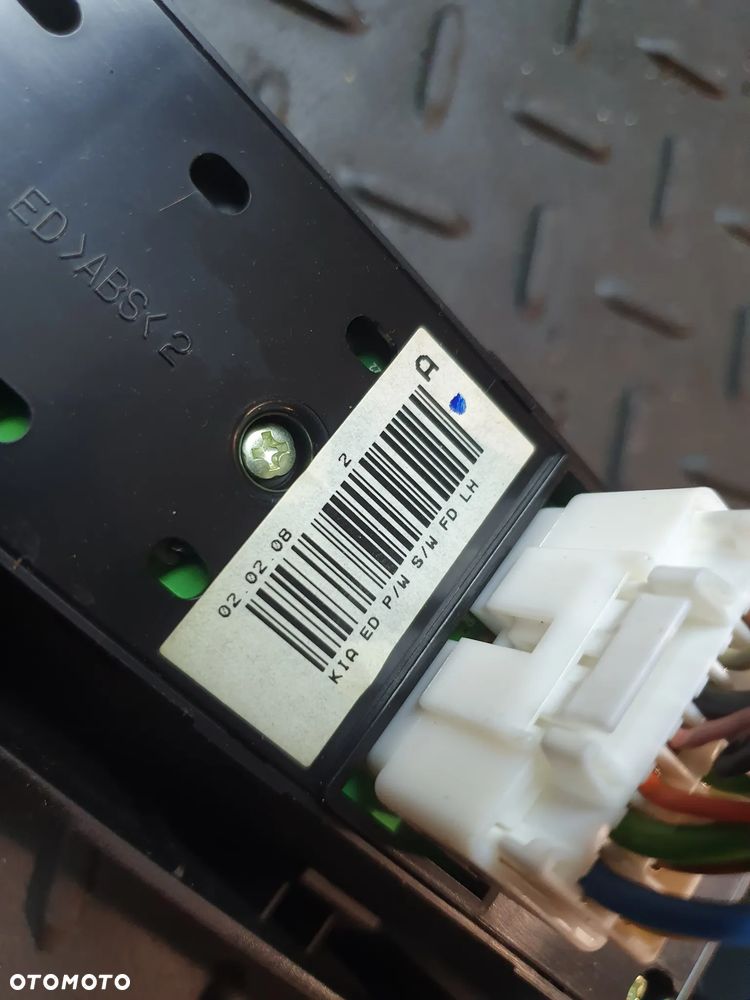 KIA CEED I KOMBI HB PANEL PRZEŁĄCZNIK SZYB LEWY PRZÓD KIEROWCY EUR 06-12 EUROPA - 4