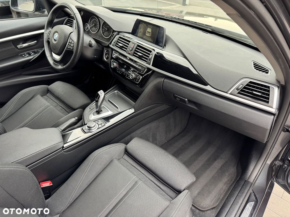 BMW Seria 3 320d xDrive Edition M Sport Shadow - 22