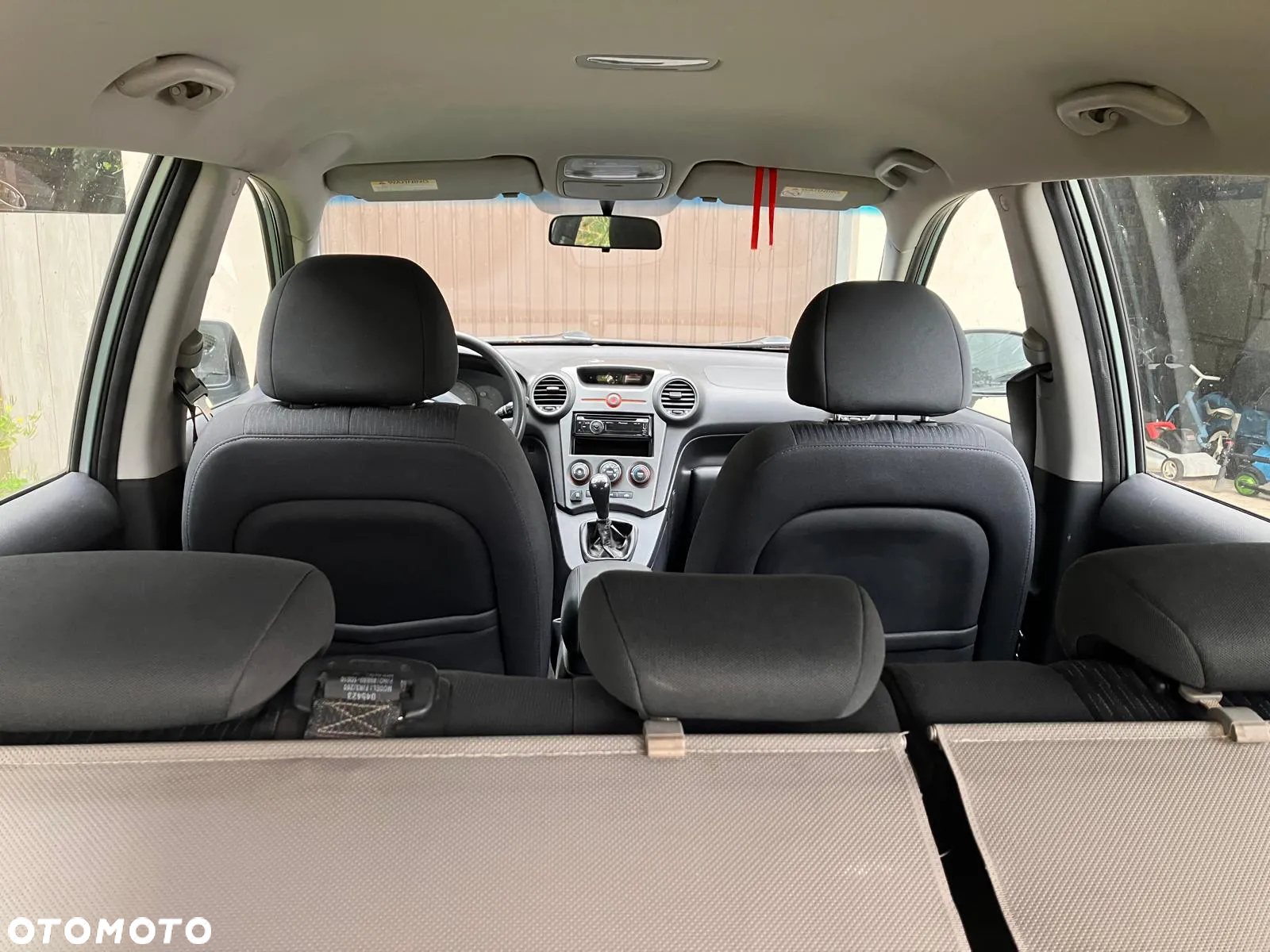 Kia Carens - 16