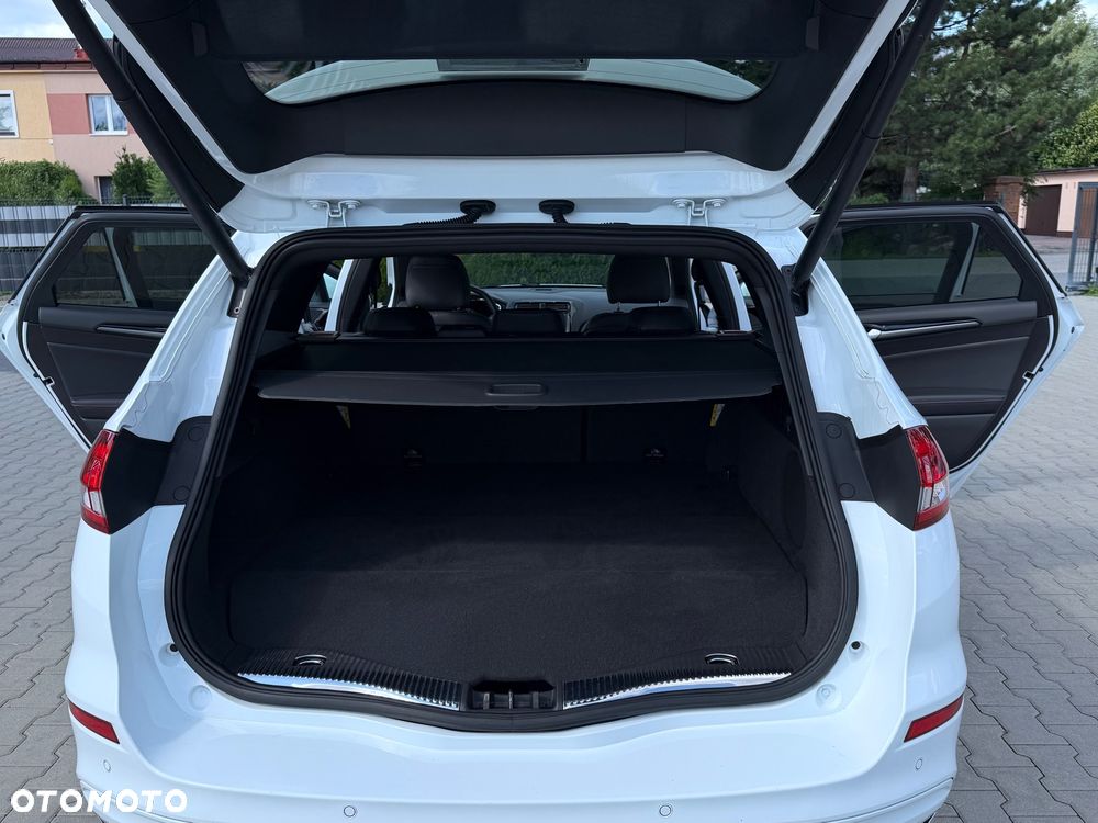 Ford Mondeo - 37