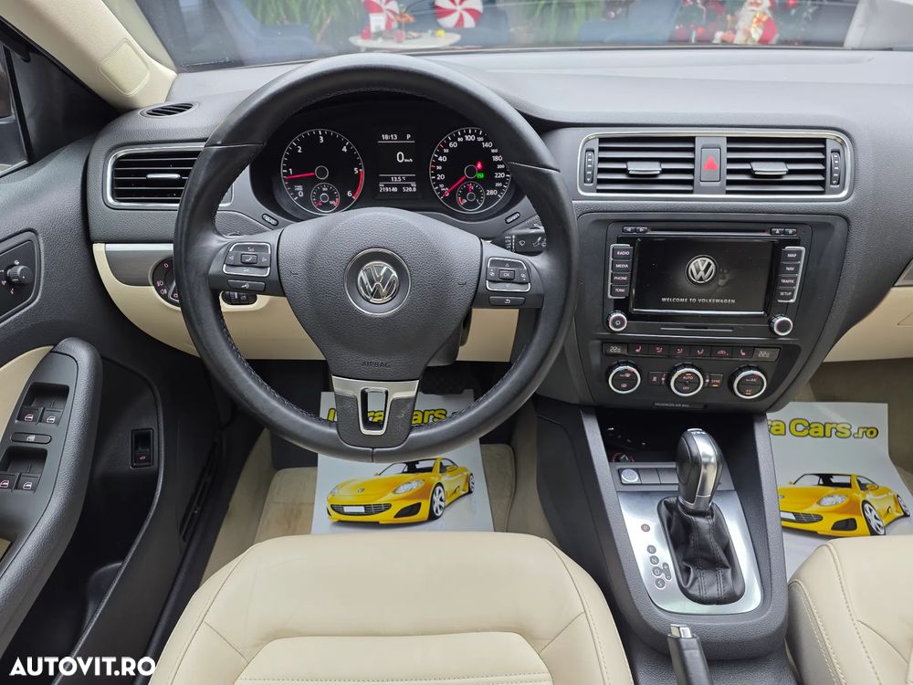 Volkswagen Jetta 2.0 TDI DSG Highline - 10