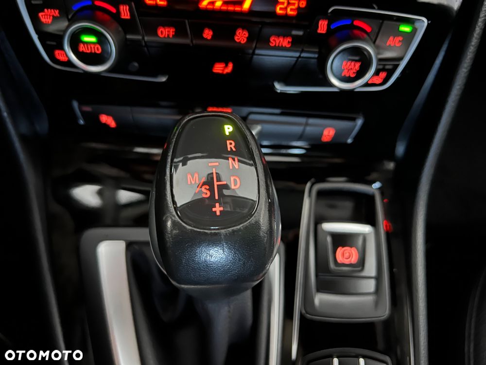 BMW Seria 2 218d Sport-Aut Luxury Line - 36