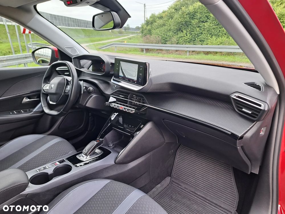 Peugeot 2008 1.2 Pure Tech GPF Allure S&S EAT6 - 24
