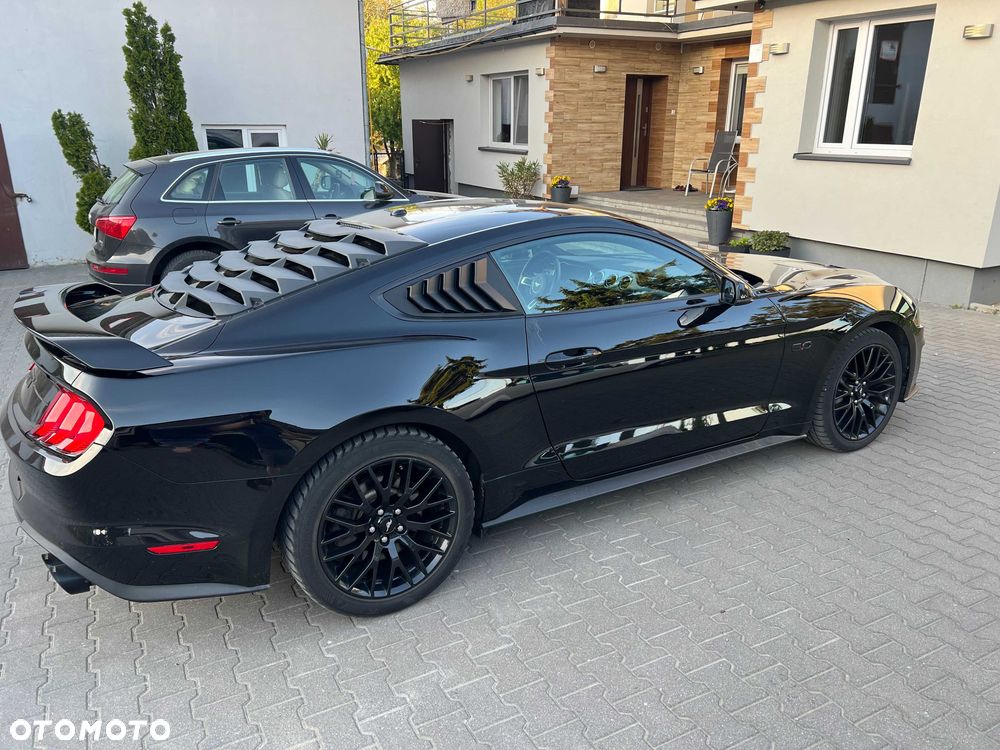 Ford Mustang - 1