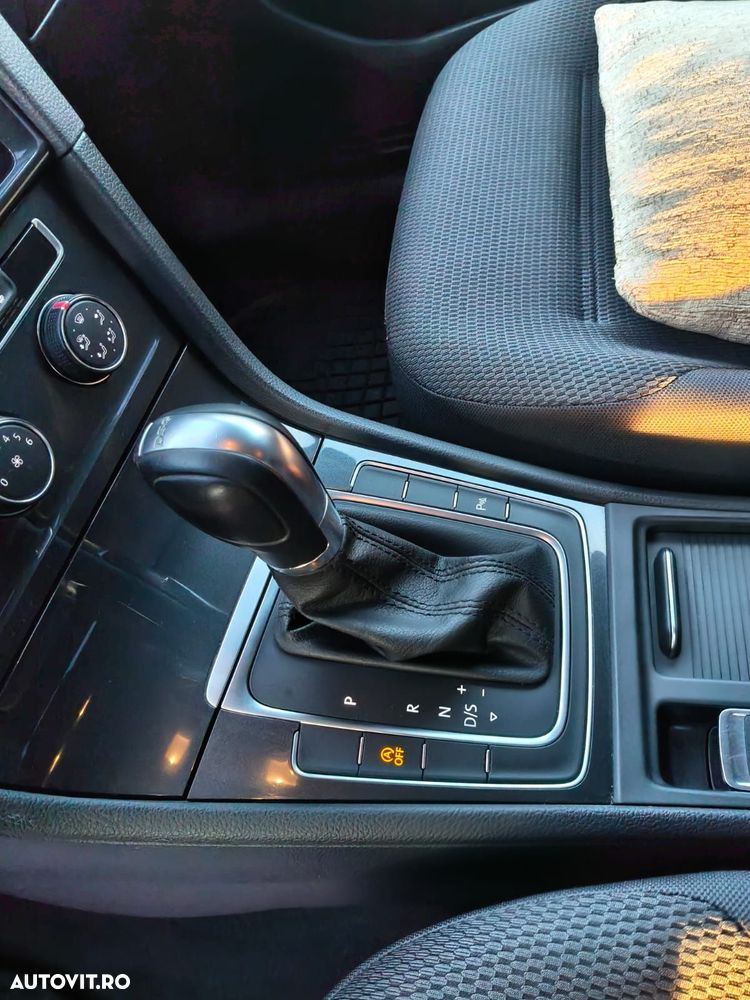 Volkswagen Golf - 14