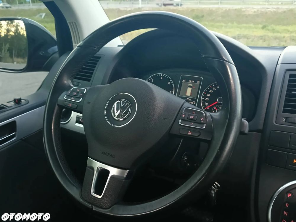 Volkswagen Multivan - 27