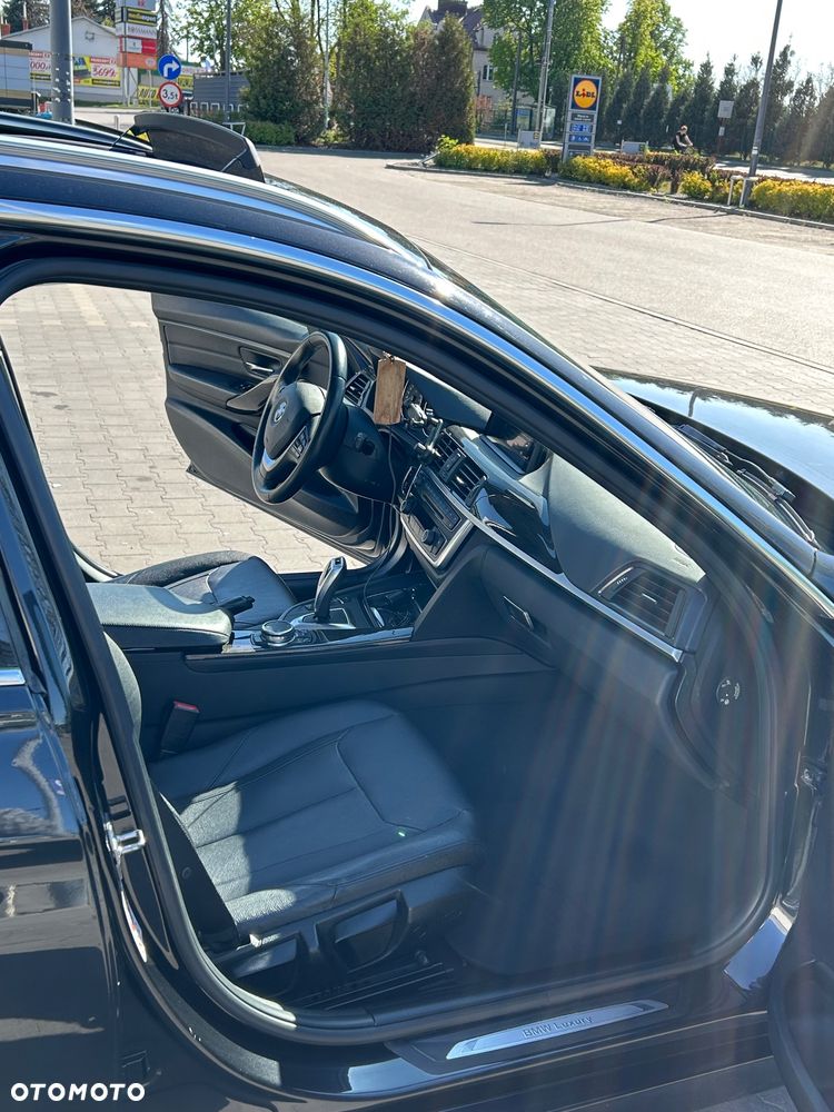 BMW Seria 3 320d Luxury Line - 11