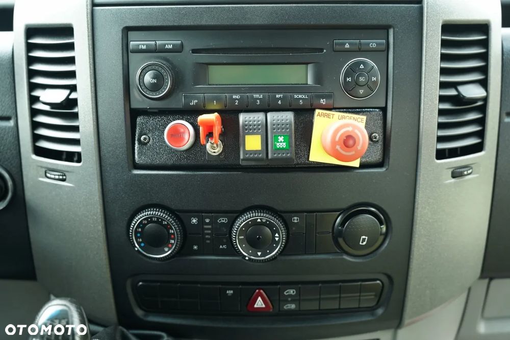 Mercedes-Benz / SPRINTER 516 / KLIMATYZACJA / SPROWADZONY / - 23