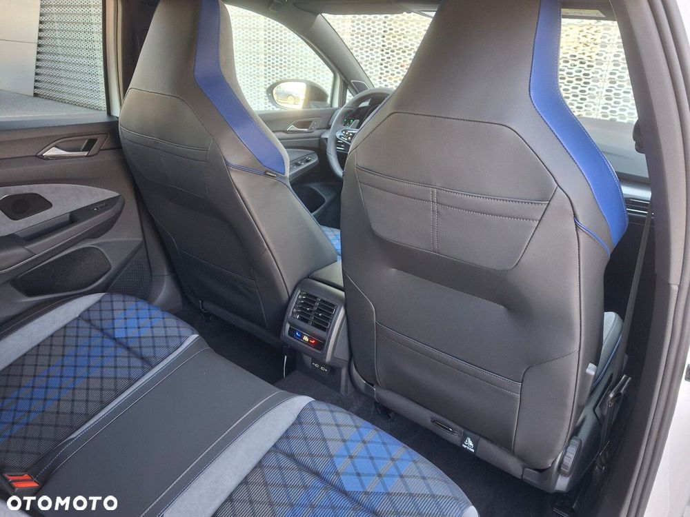 Volkswagen Golf - 27