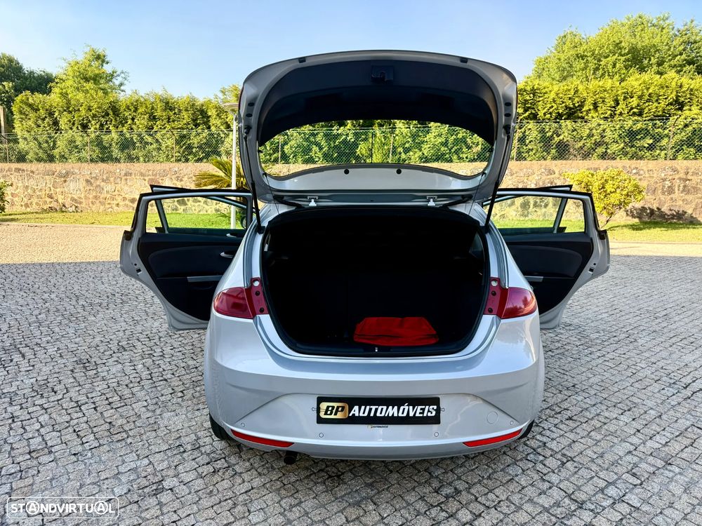 SEAT Leon 1.6 TDI ECOMOTIVE Sport Start/Stop - 23