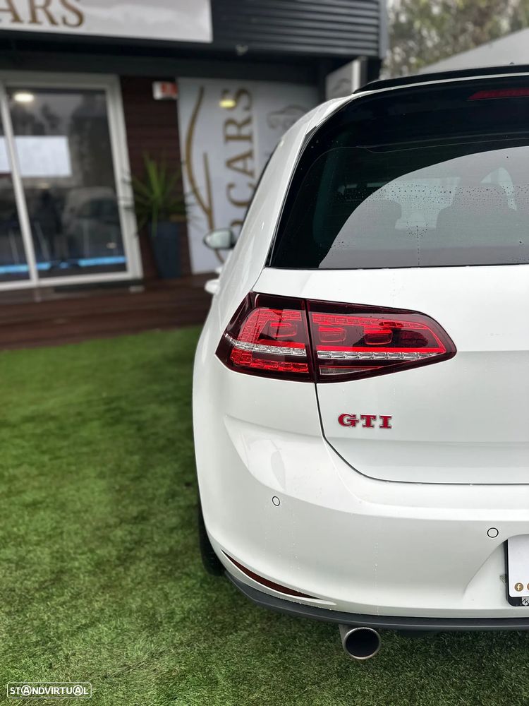 VW Golf 2.0 TSi GTi DSG Performance - 11