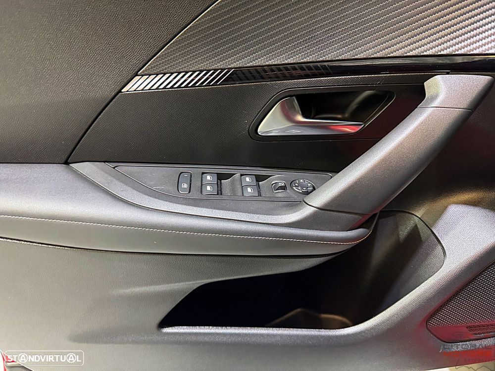 Peugeot 2008 1.2 PureTech Allure Pack EAT8 - 17