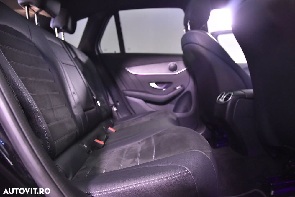 Mercedes-Benz GLC 300 4Matic 9G-TRONIC AMG Line - 12