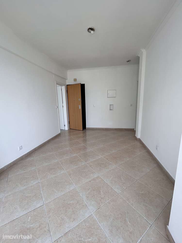 Apartamento T2 Monte Abraão - Grande imagem: 2/11